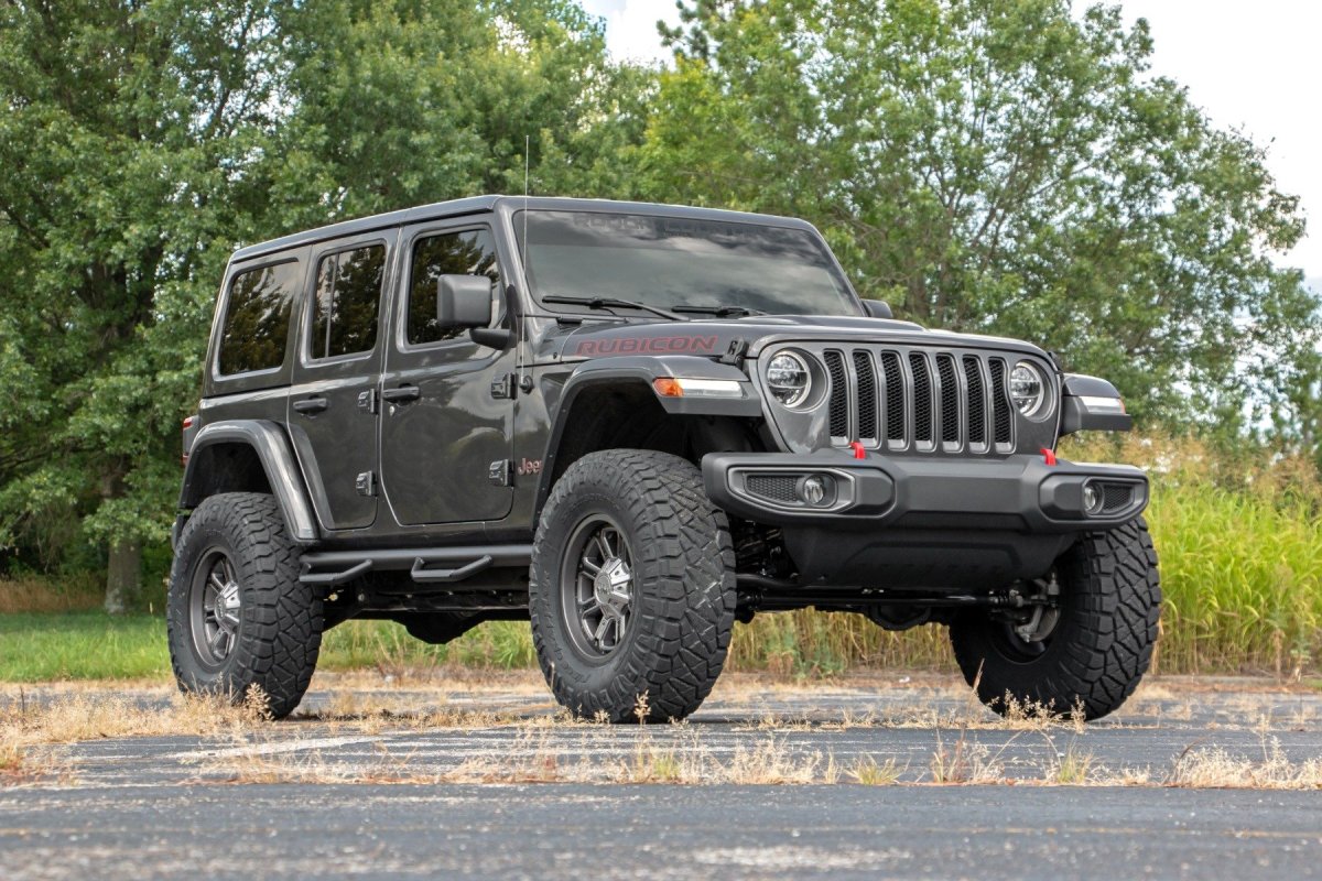 Jeep Wrangler Suspension Lift Kit - Front + Rear - Rough Country - 3.5 Inch, Adjustable Lower Control Arms, M1 Shocks - '24-'25